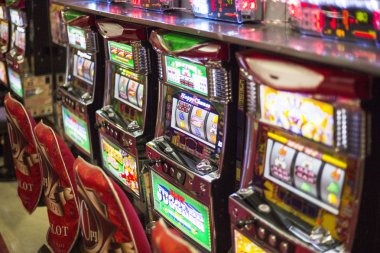 Phoenix Rises betting interface showing table limits and live dealer feed